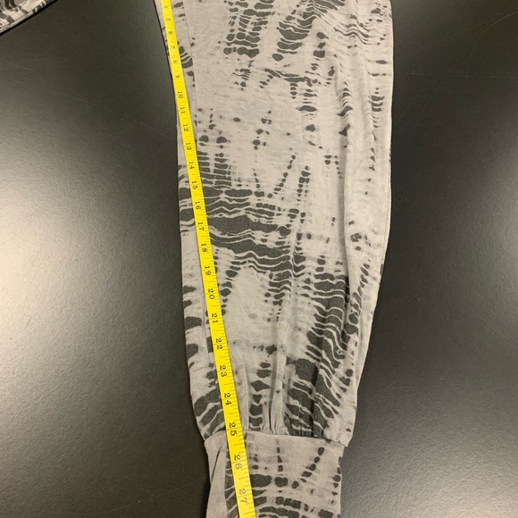 Bryn Walker Gray Patterned Pants- Size Large - Picture 9 of 10